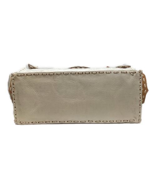 Carving Tribes（カービングトライブス）CARVING TRIBES (カービングトライブス) ハンドバッグ ホワイトの古着・服飾アイテム