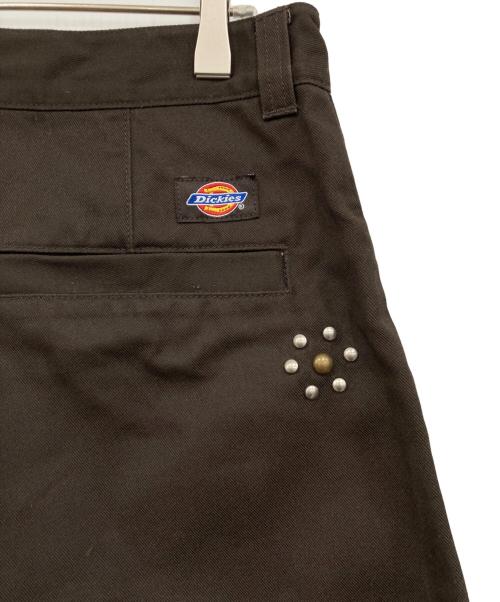 Dickies（ディッキーズ）Dickies (ディッキーズ) BAD WAY (バッドウェイ) スタッズチノパン　BW1131 ブラウン サイズ:Lの古着・服飾アイテム
