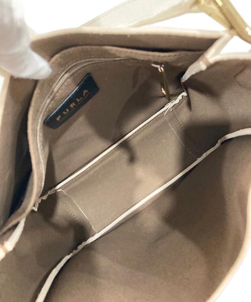 FURLA（フルラ）FURLA (フルラ) ショルダーバッグ ホワイトの古着・服飾アイテム