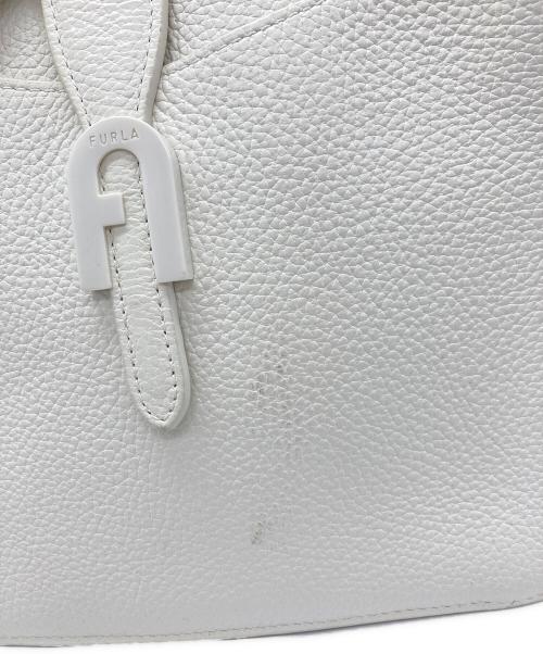 FURLA（フルラ）FURLA (フルラ) ショルダーバッグ ホワイトの古着・服飾アイテム
