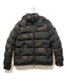 MONCLER（モンクレール）の古着「マヤ カモ柄ダウンジャケット　C20914036605」｜カーキ×ブラウン