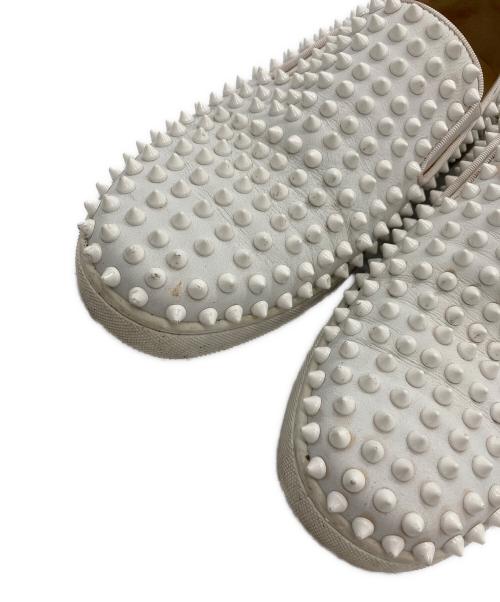 Christian Louboutin（クリスチャン・ルブタン）Christian Louboutin (クリスチャン・ルブタン) スタッズスリッポン ホワイト サイズ:40の古着・服飾アイテム