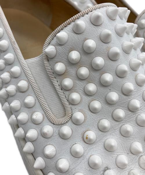 Christian Louboutin（クリスチャン・ルブタン）Christian Louboutin (クリスチャン・ルブタン) スタッズスリッポン ホワイト サイズ:40の古着・服飾アイテム