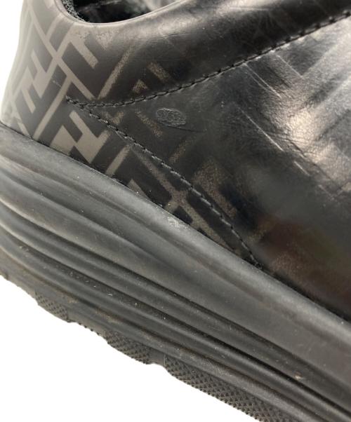 FENDI（フェンディ）FENDI (フェンディ) ズッカ柄レザースニーカー ブラック サイズ:6の古着・服飾アイテム