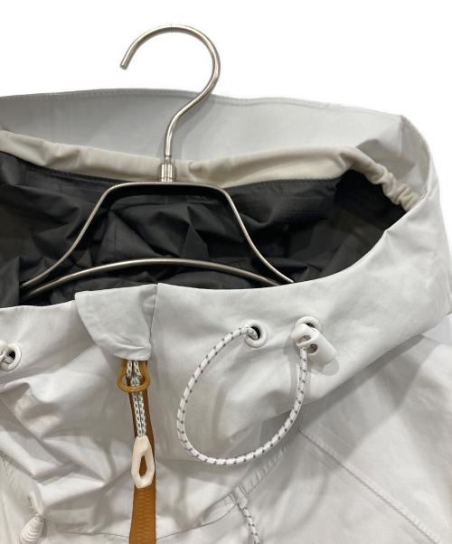 MAMMUT（マムート）MAMMUT (マムート) マウンテンパーカー ホワイト サイズ:Sの古着・服飾アイテム