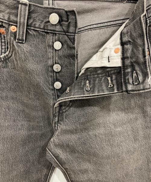 LEVI'S（リーバイス）LEVI'S (リーバイス) セルビッジデニムパンツ グレー サイズ:W28 未使用品の古着・服飾アイテム