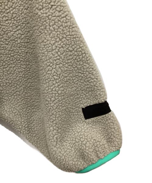 FOG ESSENTIALS（フィアオブゴッド エッセンシャル）FOG ESSENTIALS (フィアオブゴッド エッセンシャル) フリースジャケット ベージュ サイズ:Sの古着・服飾アイテム