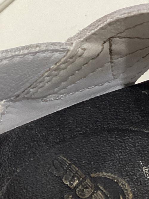 Dr.Martens（ドクターマーチン）Dr.Martens (ドクターマーチン) VOSS Ⅱ QUAD / ヴォス 2 クアッド ホワイト サイズ:UK3の古着・服飾アイテム