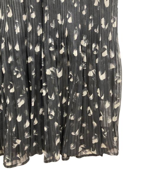 FRAY ID（フレイ アイディー）FRAY ID (フレイ アイディー) シフォンプリーツワンピース ブラック サイズ:Freeの古着・服飾アイテム