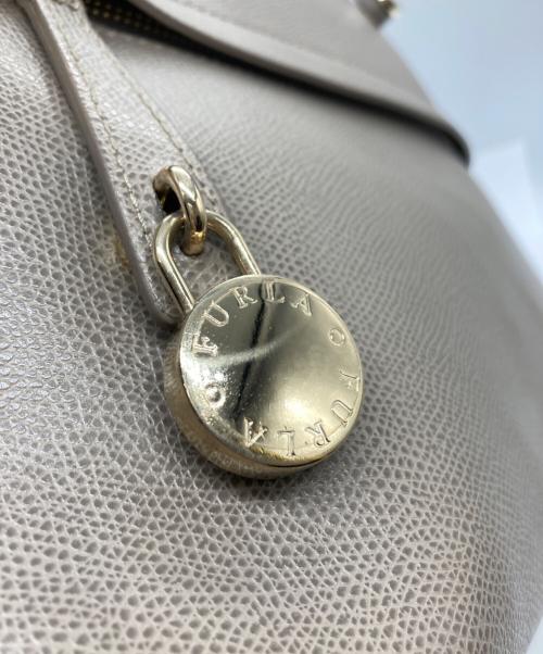 FURLA（フルラ）FURLA (フルラ) パイパーショルダーバッグ ベージュの古着・服飾アイテム