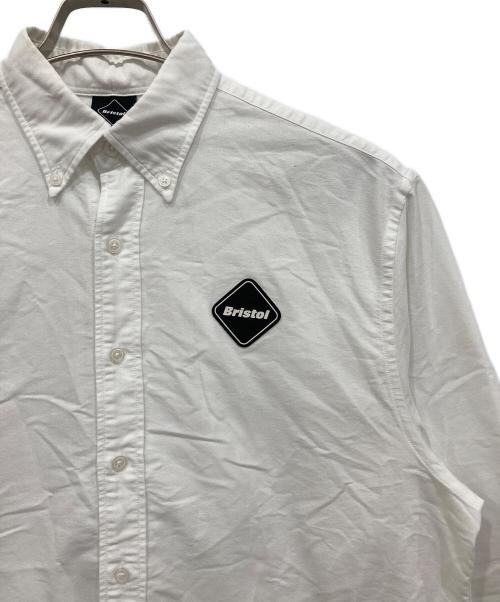 F.C.R.B.（エフシーレアルブリストル）F.C.R.B. (エフシーレアルブリストル) ボタンダウンシャツ ホワイト サイズ:Mの古着・服飾アイテム