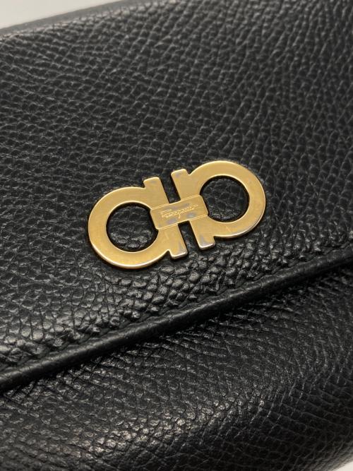 Salvatore Ferragamo（サルヴァトーレ フェラガモ）Salvatore Ferragamo (サルヴァトーレ フェラガモ) ガンチーニ3つ折り財布 ブラックの古着・服飾アイテム