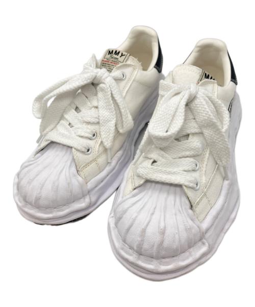 Maison MIHARA YASUHIRO（メゾン ミハラ ヤスヒロ）Maison MIHARA YASUHIRO (メゾン ミハラ ヤスヒロ) ローカットスニーカー ホワイト サイズ:43の古着・服飾アイテム