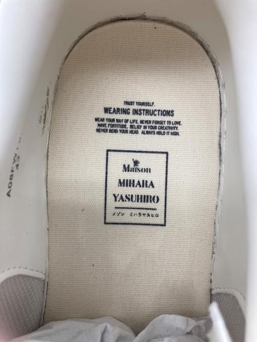 Maison MIHARA YASUHIRO（メゾン ミハラ ヤスヒロ）Maison MIHARA YASUHIRO (メゾン ミハラ ヤスヒロ) ローカットスニーカー ホワイト サイズ:43の古着・服飾アイテム