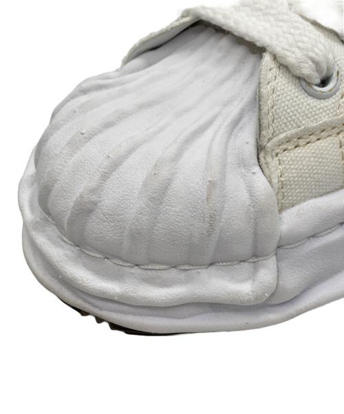 Maison MIHARA YASUHIRO（メゾン ミハラ ヤスヒロ）Maison MIHARA YASUHIRO (メゾン ミハラ ヤスヒロ) ローカットスニーカー ホワイト サイズ:43の古着・服飾アイテム