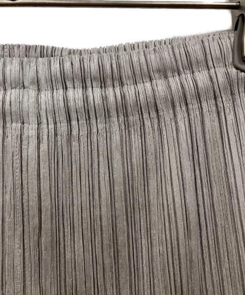 PLEATS PLEASE（プリーツプリーズ）PLEATS PLEASE (プリーツプリーズ) プリーツスカート ベージュ サイズ:4の古着・服飾アイテム