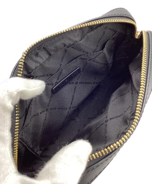MICHAEL KORS（マイケル・コース）MICHAEL KORS (マイケル・コース) ショルダーバッグ ブラック×ホワイトの古着・服飾アイテム