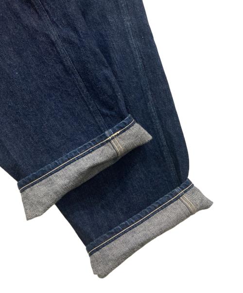 COMOLI（コモリ）COMOLI (コモリ) デニムベルテッドパンツ インディゴ サイズ:4の古着・服飾アイテム