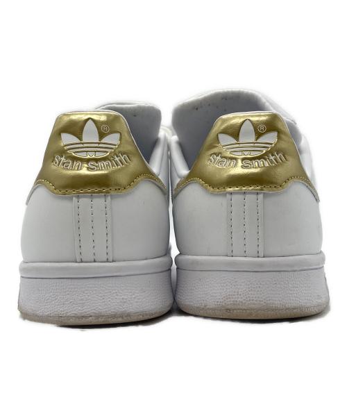 adidas（アディダス）adidas (アディダス) スニーカー ホワイト サイズ:24cmの古着・服飾アイテム