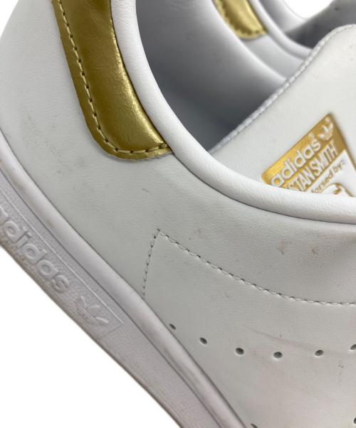 adidas（アディダス）adidas (アディダス) スニーカー ホワイト サイズ:24cmの古着・服飾アイテム