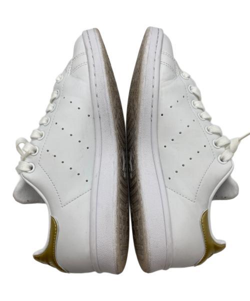 adidas（アディダス）adidas (アディダス) スニーカー ホワイト サイズ:24cmの古着・服飾アイテム