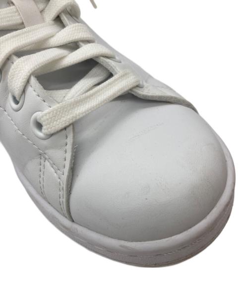 adidas（アディダス）adidas (アディダス) スニーカー ホワイト サイズ:24cmの古着・服飾アイテム