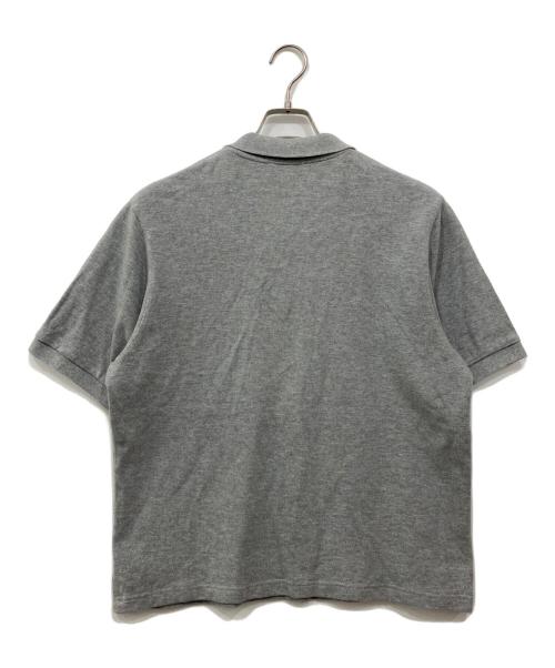 maison kitsune（メゾンキツネ）MAISON KITSUNE (メゾンキツネ) フォックスヘッドレギュラーポロシャツ グレー サイズ:Lの古着・服飾アイテム