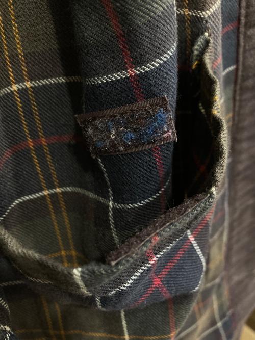 Barbour（バブアー）Barbour (バブアー) スリークォーターコート ダークオリーブ サイズ:SMALLの古着・服飾アイテム