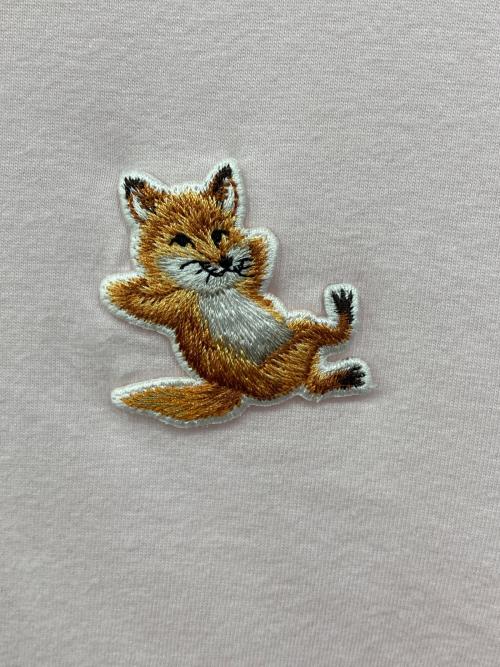 maison kitsune（メゾンキツネ）MAISON KITSUNE (メゾンキツネ) 刺繍ロゴTシャツ ピンク サイズ:XSの古着・服飾アイテム