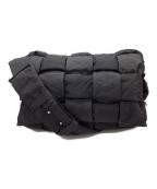 BOTTEGA VENETAボッテガベネタ）の古着「マキシ パデッド テック カセットバッグ」｜ブラック