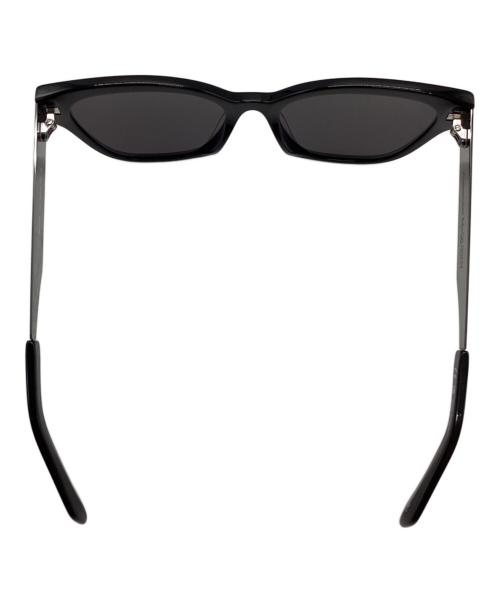 ALEXANDER McQUEEN（アレキサンダーマックイーン）ALEXANDER McQUEEN (アレキサンダーマックイーン) サングラス ブラック サイズ:56□18-145の古着・服飾アイテム