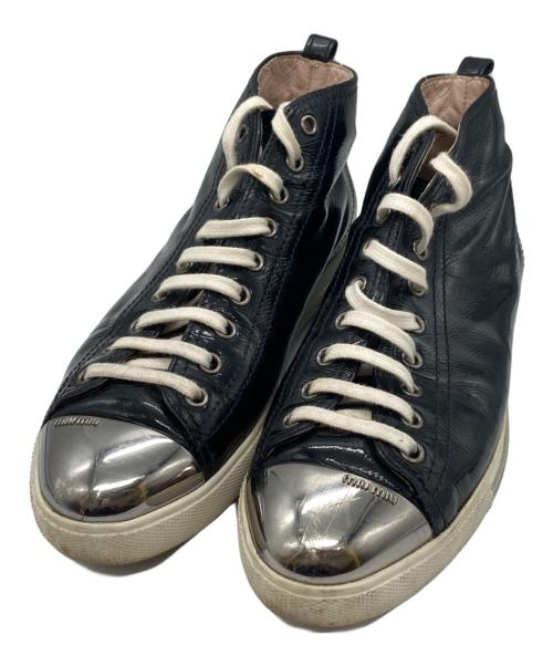MIU MIU（ミュウミュウ）MIU MIU (ミュウミュウ) メタルトゥハイカットスニーカー ブラック×シルバー サイズ:38の古着・服飾アイテム