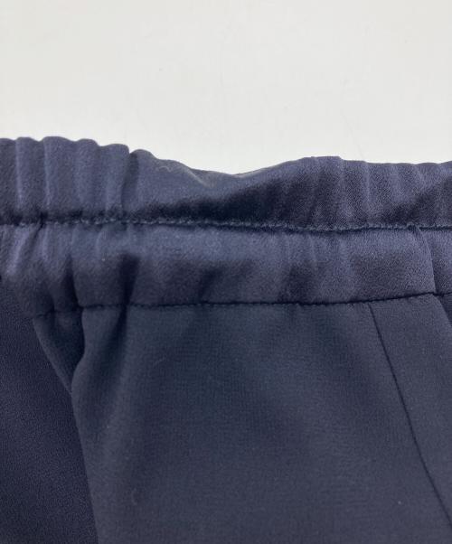 L'UNE（リュンヌ）L'UNE (リュンヌ) バックサテンセミフレアパンツ ネイビー サイズ:38の古着・服飾アイテム