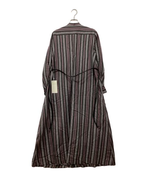 TOMORROW LAND collection（トゥモローランドコレクション）TOMORROW LAND collection (トゥモローランドコレクション) ストライプシャツワンピース グレー×ピンク サイズ:34 未使用品の古着・服飾アイテム