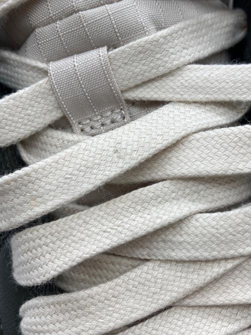 NIKE（ナイキ）NIKE (ナイキ) ハイカットスニーカー レッド×アイボリー サイズ:28の古着・服飾アイテム