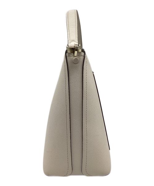 Kate Spade（ケイトスペード）Kate Spade (ケイトスペード) ダーシースモールバケット アイボリーの古着・服飾アイテム