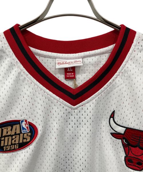 MITCHELL & NESS（ミッチェルアンドネス）MITCHELL & NESS (ミッチェルアンドネス) メッシュTシャツ ホワイト×レッド サイズ:XL 未使用品の古着・服飾アイテム