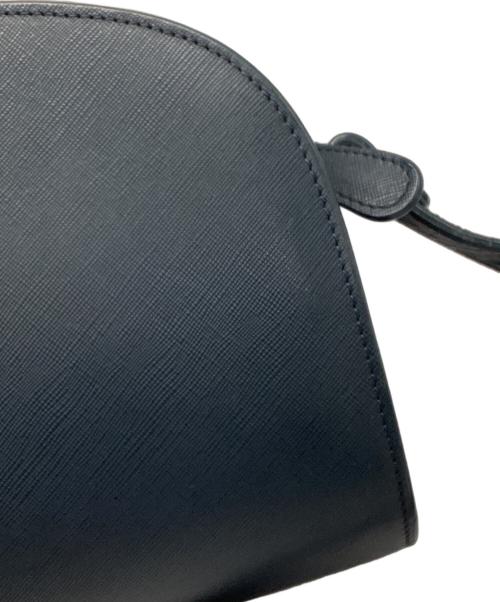 A.P.C.（アーペーセー）A.P.C. (アーペーセー) ハーフムーンバッグ ネイビーの古着・服飾アイテム