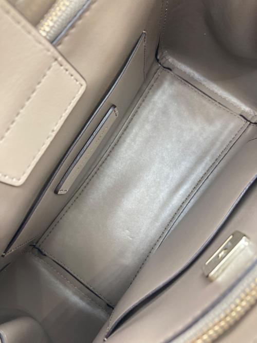 MICHAEL KORS（マイケル・コース）MICHAEL KORS (マイケル・コース) ベニング ミディアム レザー サッチェル ベージュの古着・服飾アイテム