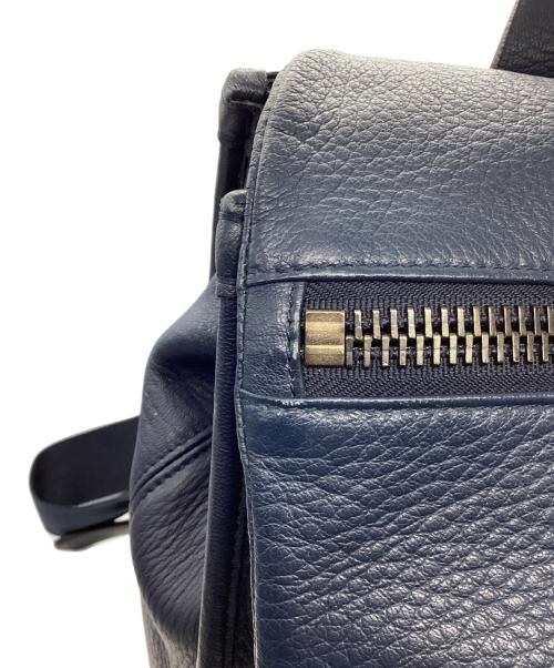 GIORGIO ARMANI（ジョルジョアルマーニ）GIORGIO ARMANI (ジョルジョアルマーニ) レザーリュック ネイビーの古着・服飾アイテム