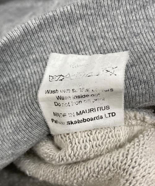 PALACE（パレス）PALACE (パレス) ロゴプルオーバーパーカー グレー サイズ:Mの古着・服飾アイテム