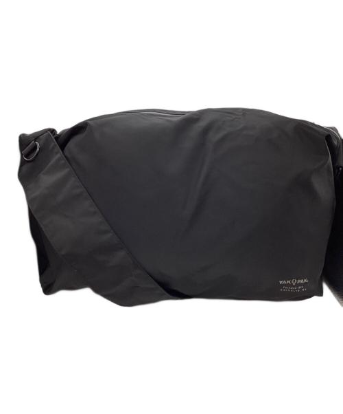 YAK PAK（ヤックパック）YAK PAK (ヤックパック) URBAN RESEARCH DOORS (アーバンリサーチドアーズ) 別注ショルダーバッグ ブラックの古着・服飾アイテム