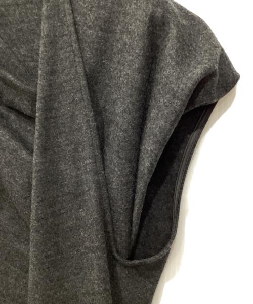 HELMUT LANG（ヘルムートラング）HELMUT LANG (ヘルムートラング) 変形ノースリーブワンピース グレー サイズ:Pの古着・服飾アイテム