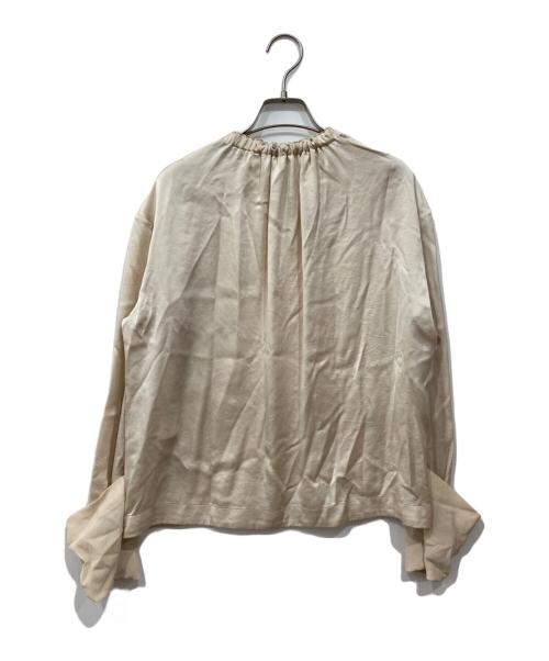 BACCA（バッカ）BACCA (バッカ) ソフトサテン バックギャザーブラウス ベージュ サイズ:36の古着・服飾アイテム