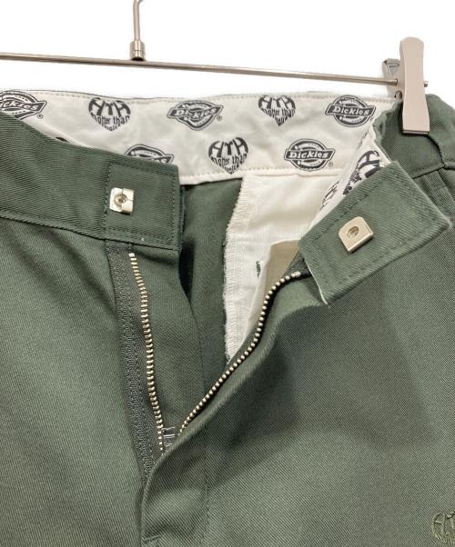 Dickies（ディッキーズ）Dickies (ディッキーズ) HTH (エイチティーエイチ) Side zip wide pants / サイドジップワイドパンツ カーキ サイズ:Mの古着・服飾アイテム