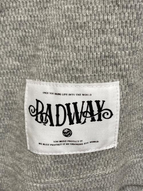 BADWAY（バッドウェイ）BADWAY (バッドウェイ) Flower studs henry thermal / フラワースタッズ ヘンリーサーマルT グレー サイズ:Lの古着・服飾アイテム