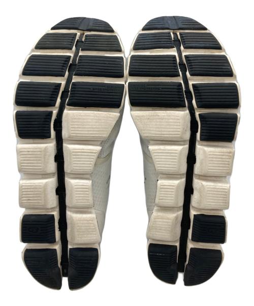 on（オン）on (オン) ローカットスニーカー ホワイト サイズ:SIZE UK7.5の古着・服飾アイテム