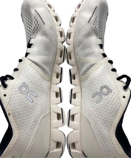 on（オン）on (オン) ローカットスニーカー ホワイト サイズ:SIZE UK7.5の古着・服飾アイテム