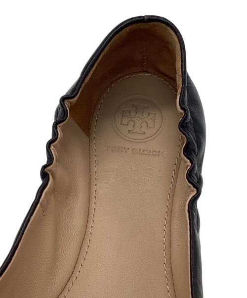 TORY BURCH（トリーバーチ）TORY BURCH (トリーバーチ) フラワーモチーフバレエシューズ ブラック サイズ:6 1/2の古着・服飾アイテム
