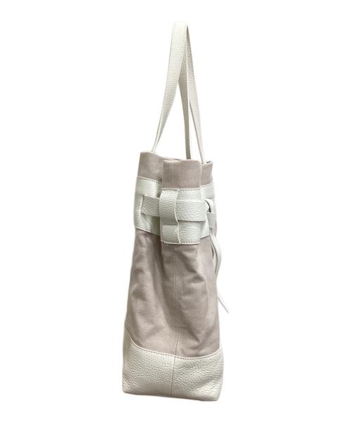 IACUCCI（イアクッチ）IACUCCI (イアクッチ) バンダナ2WAYトートバッグ アイボリーの古着・服飾アイテム